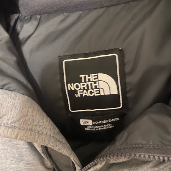Women’s north face grey jacket new - Picture 4 of 7
